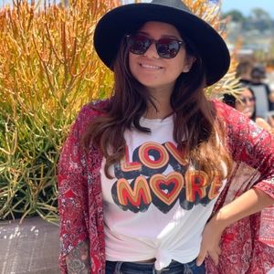 Meet your Posher, Julia